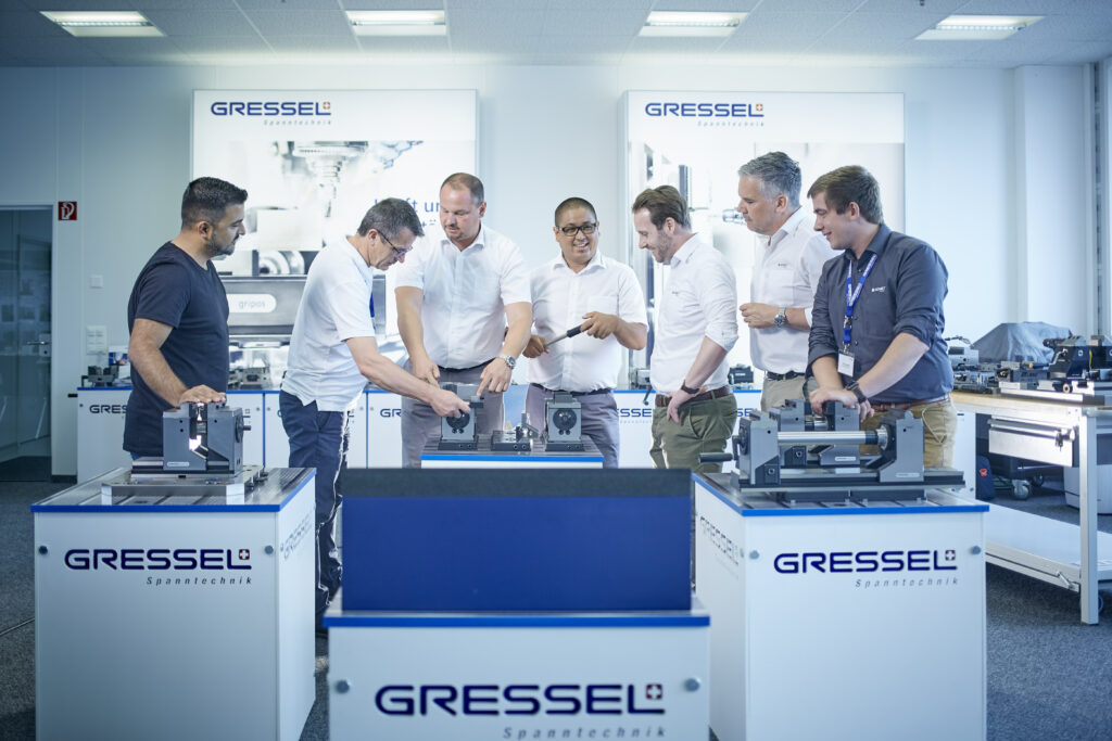 Demonstrations of the workholding products in the training room of GRESSEL AG in Aadorf.